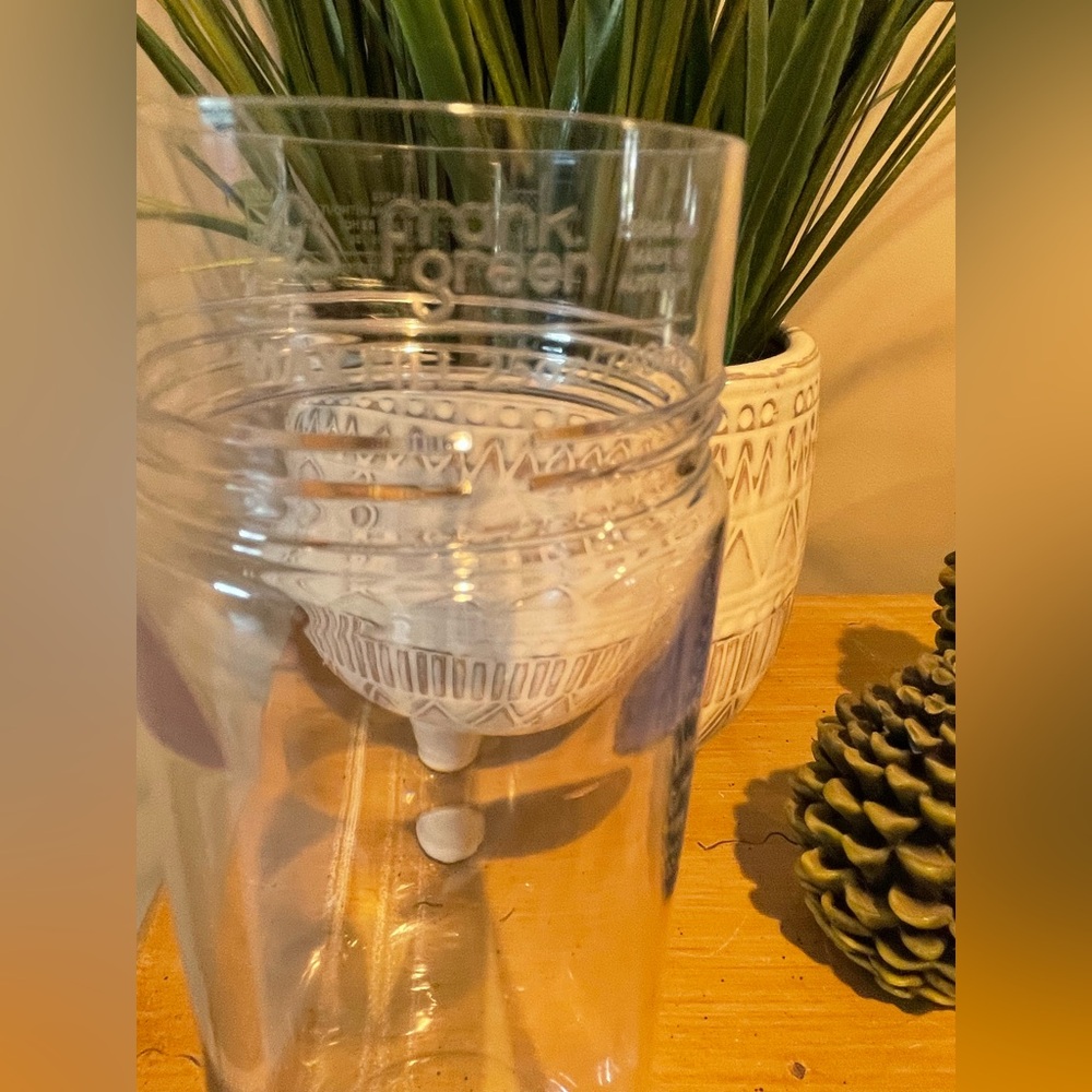 Love Island Frank Green reusable water bottle w/stainless steel straw 25 oz. - Picture 8 of 11